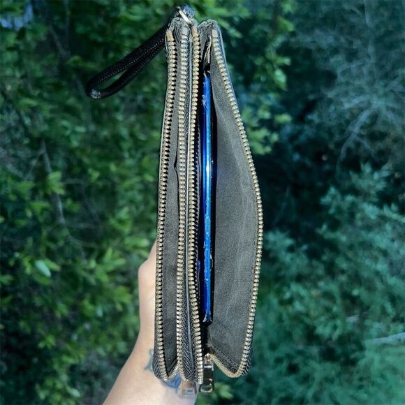 COACH Double Zip Wristlet Phone Wallet Black w Gold Hardware AUTHENTIC - Picture 3 of 7